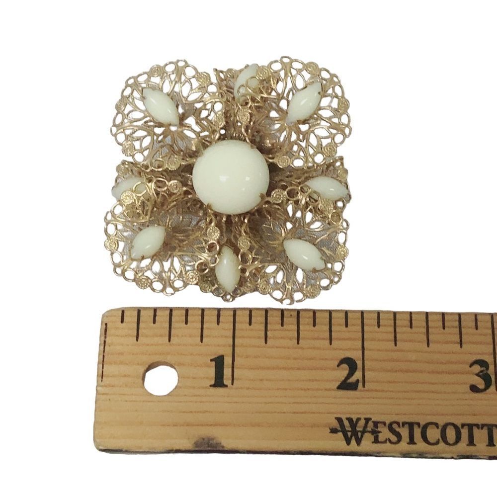 Vintage MCM Filigree Milk Glass? Goldtone Pin Brooch- FLAWED - Picture 4 of 8